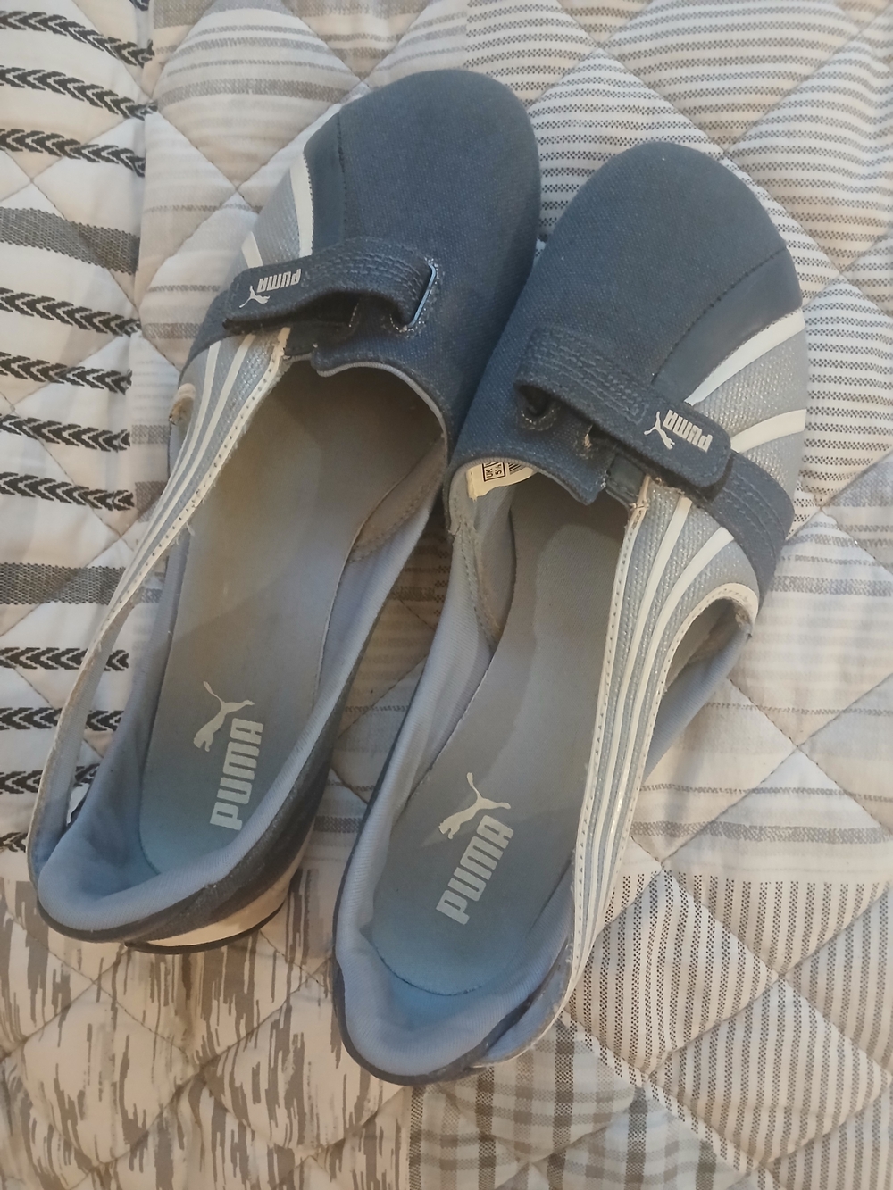 Puma Women's Blue Slip-On Ballet Flats with White Stripes Size 7.5/8